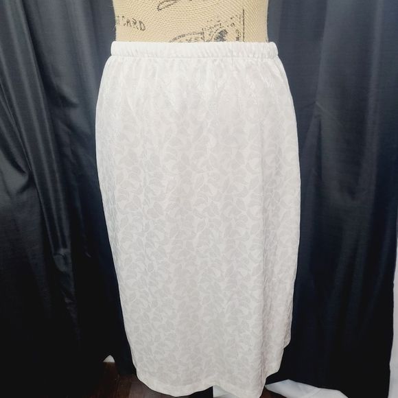 Vintage Dresses & Skirts - Vintage 60s 70s Ivory White Romantic Pencil Skirt Skirt Slip